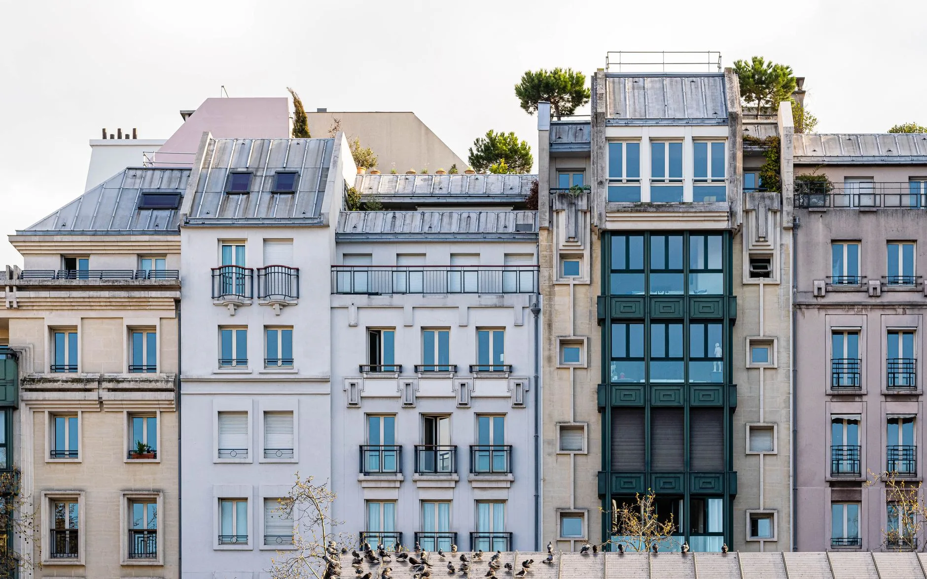 Immeubles résidentiels dans une rue de ville française